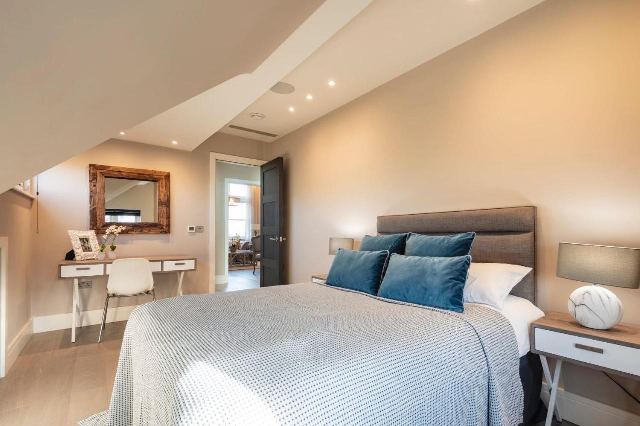 Hampstead Luxury Flat-hosted By Sweetstay