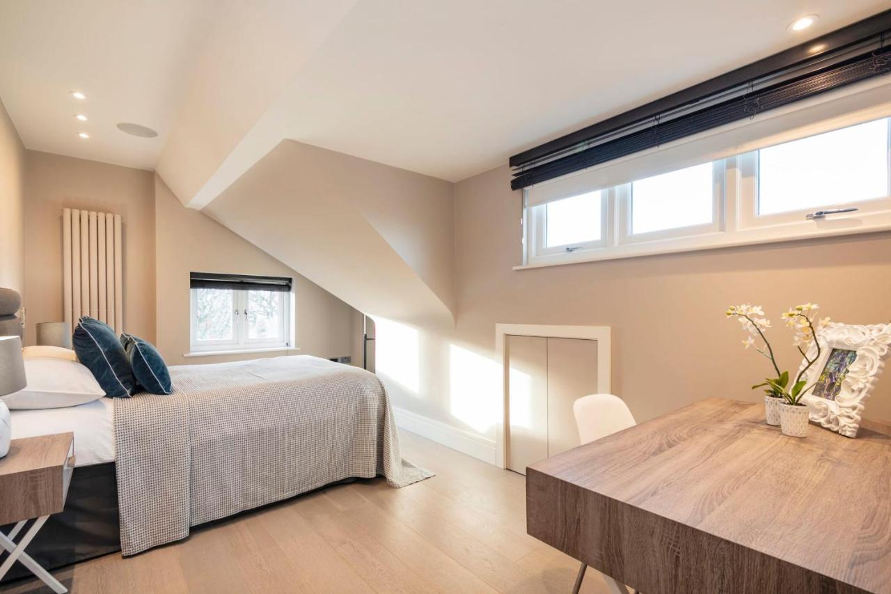 Hampstead Luxury Flat-hosted By Sweetstay